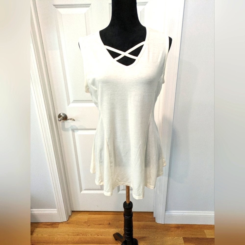 Women's Size 1X Top New Sleeveless